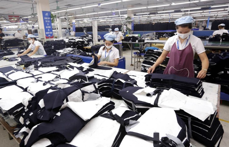 Apparel enterprises make efforts to achieve 39 billion USD export turnover target in 2021 - ảnh 1