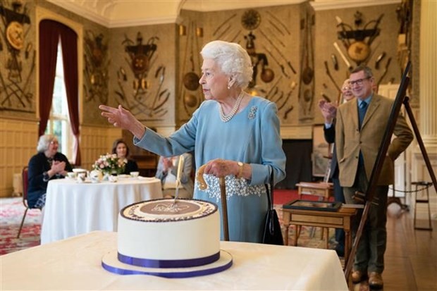 Vietnamese leaders congratulate Queen Elizabeth II on Platinum Jubilee - ảnh 1