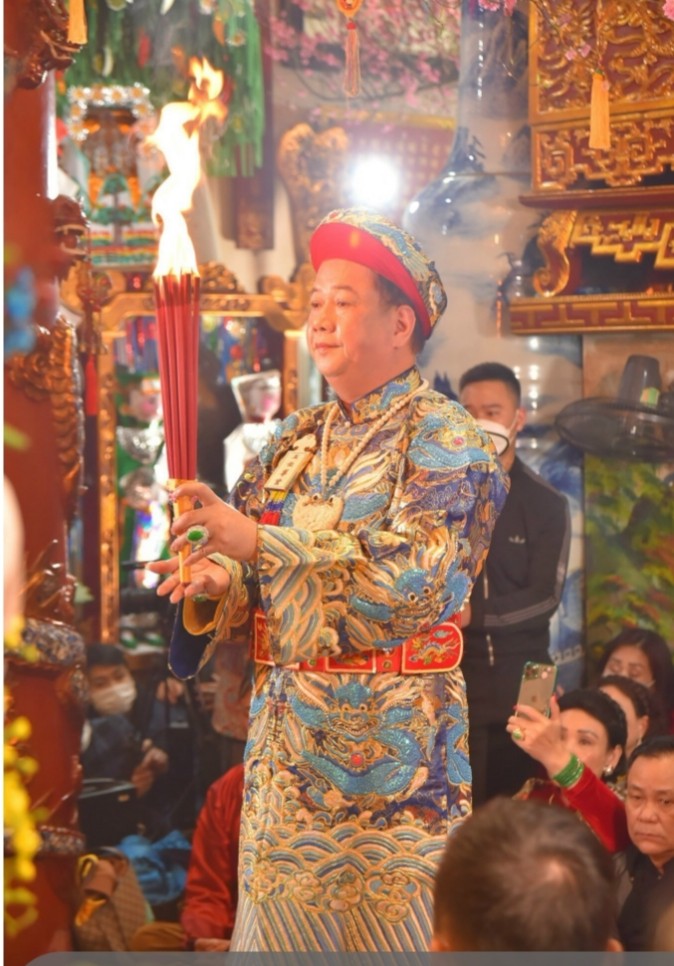 Mother Goddess worship practiced in Hanoi’s temple - ảnh 1