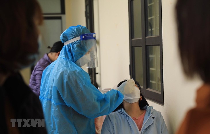 Vietnam records 110,000 new cases of COVID-19 in 24 hours - ảnh 1