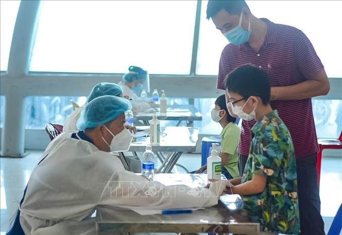 Vietnam reports 42,000 recoveries from COVID-19 in 24 hours - ảnh 1