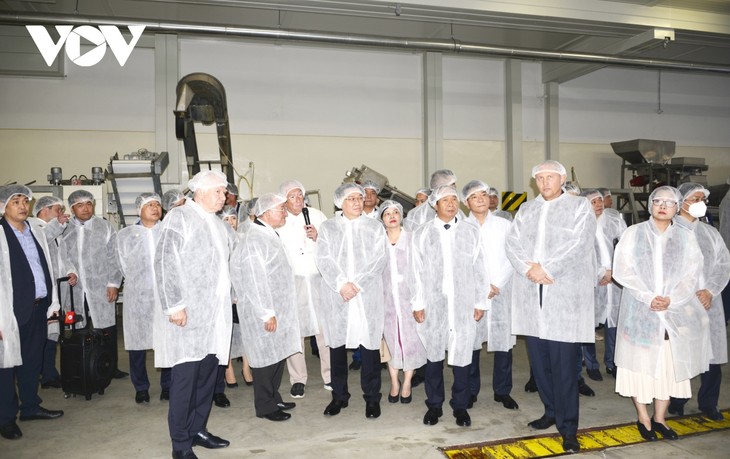 National Assembly Chairman visits Mirelite Mirsa Company - ảnh 2