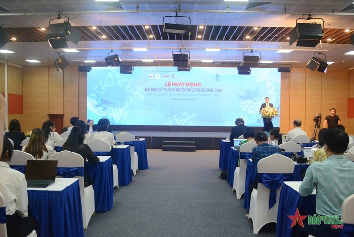 Press Award “Mitigating Marine Plastic Debris” launched  - ảnh 1