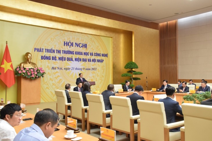 PM underscores sci-tech market’s role in socialist-oriented market economy - ảnh 1