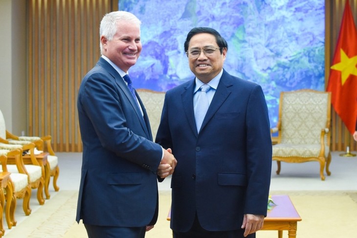 PM calls on Warburg Pincus to continue connecting US investors and Vietnam - ảnh 1