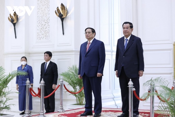 Vietnam, Cambodia issue joint statement - ảnh 2