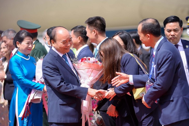 President arrives in Bangkok for Thailand visit and APEC Summit - ảnh 2