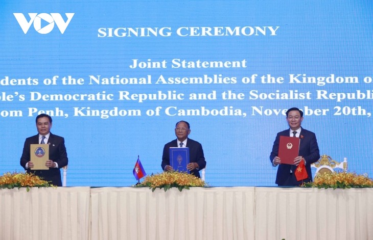 Vietnam, Laos, Cambodia agree to hold periodical summit of National Assembly - ảnh 2