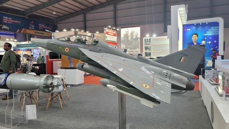 Vietnam hosts first international defense expo - ảnh 1