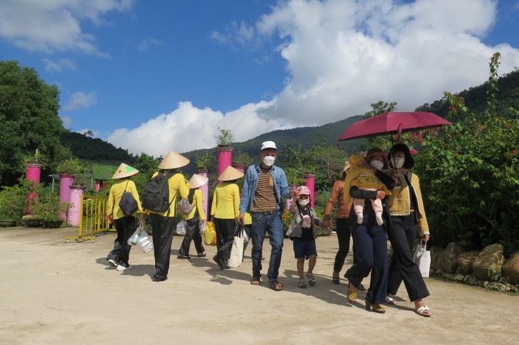 Quang Ngai targets to welcome 720,000 arrivals in 2023 - ảnh 1