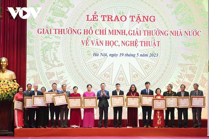 President calls culture creators “torch keepers” lighting national advancement  - ảnh 3