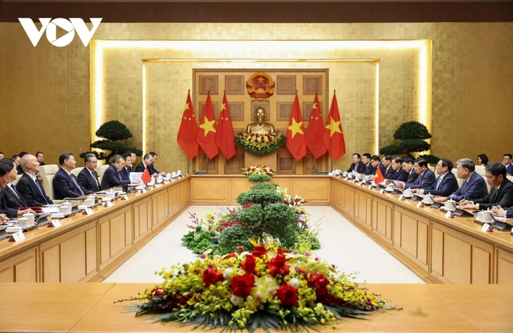 Prime Minister Pham Minh Chinh meets with Party General Secretary and President of China Xi Jinping - ảnh 2