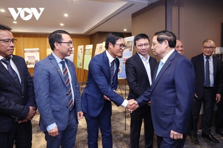 PM calls on businesses to maximize the just-upgraded relations with Australia - ảnh 1