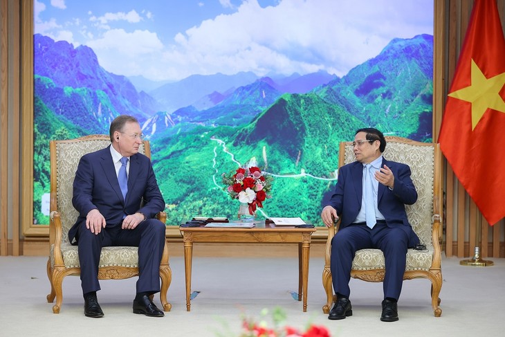 PM receives General Director of Russia’s oil and gas company Zarubezhneft  - ảnh 1