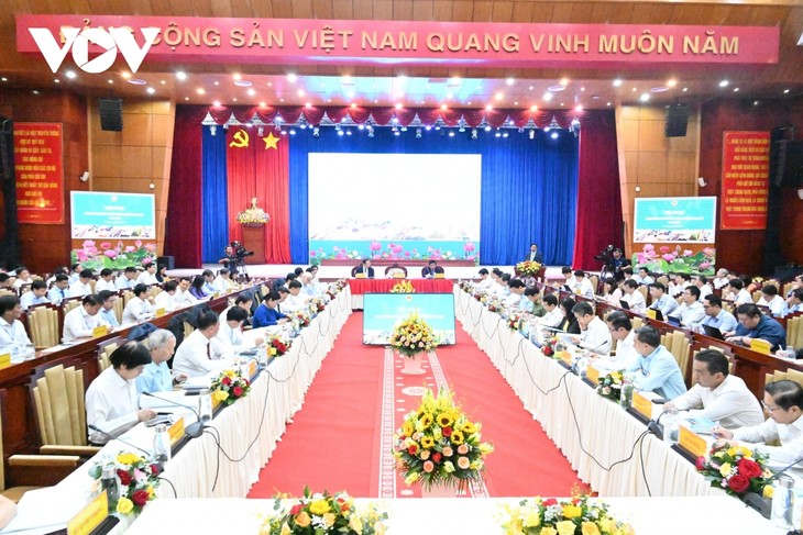 PM urges prompt implementation of southeast regional plan until 2050 - ảnh 1