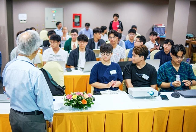 World scientists attend Vietnam School on Neutrinos in Quy Nhon - ảnh 1