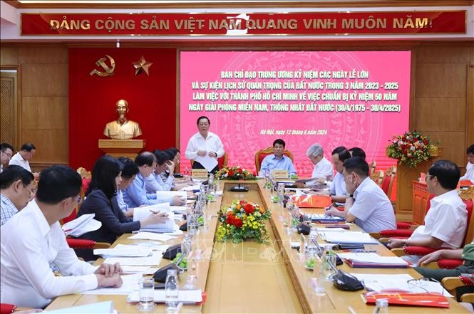 Party officials request thoughtful preparation for 50th anniversary of national reunification - ảnh 1