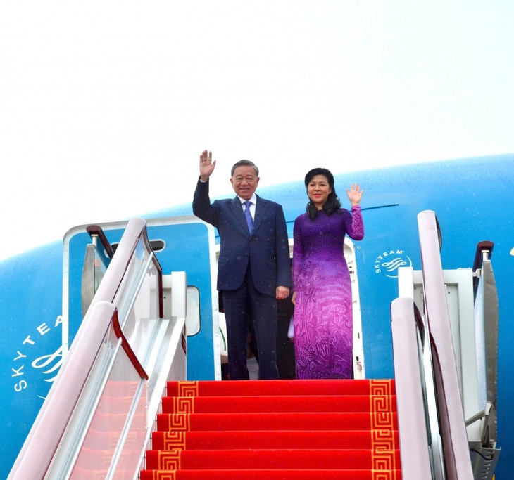 Party General Secretary, President To Lam, his wife arrive in Guangzhou for state visit to China - ảnh 1