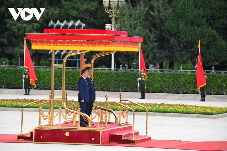 Xi Jinping hosts red-carpet welcome ceremony for To Lam in Beijing  - ảnh 1