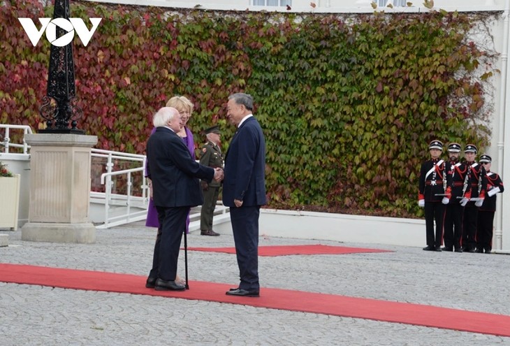 Irish President hosts welcome ceremony for General Secretary and President To Lam - ảnh 1