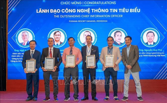 15 prominent digital transformation leaders 2024 honored  - ảnh 1