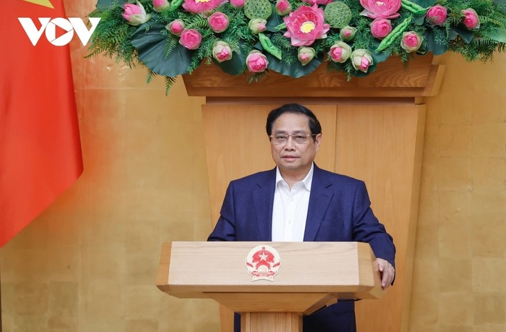 PM urges proactiveness in streamlining apparatus - ảnh 1