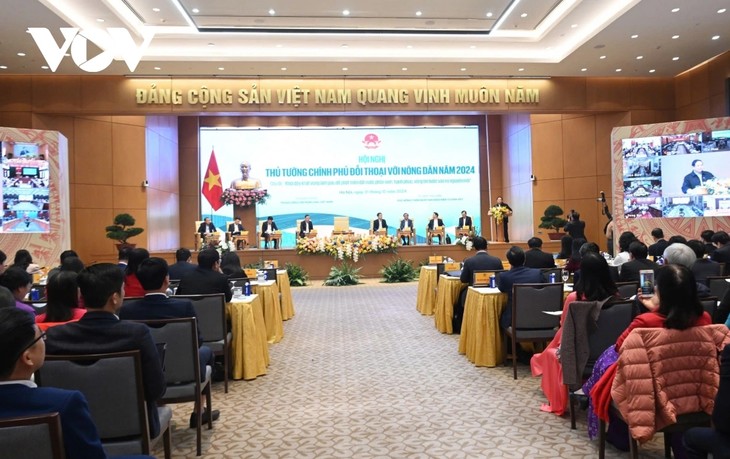 PM dialogues with Vietnamese farmers about aspiration for wealth - ảnh 1