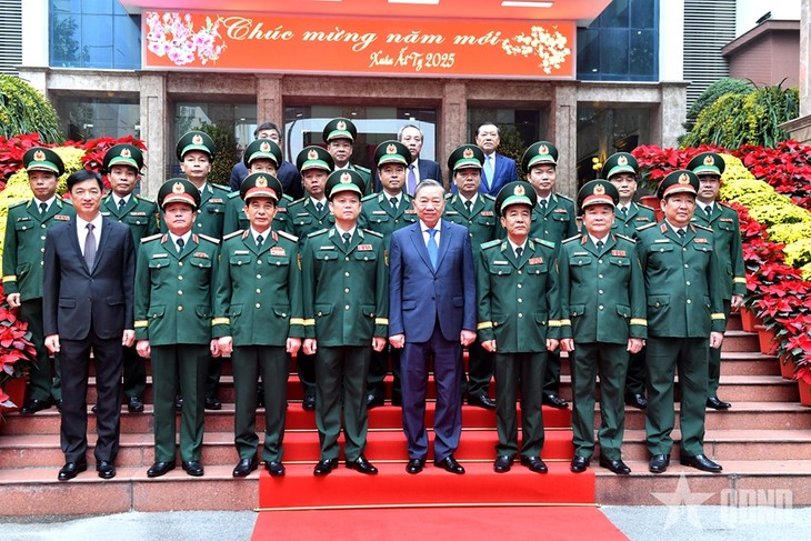 Party leader visits Border Guard Command - ảnh 1