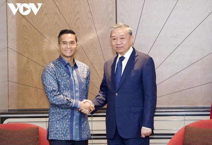 Party General Secretary receives leaders of large Indonesian businesses - ảnh 4