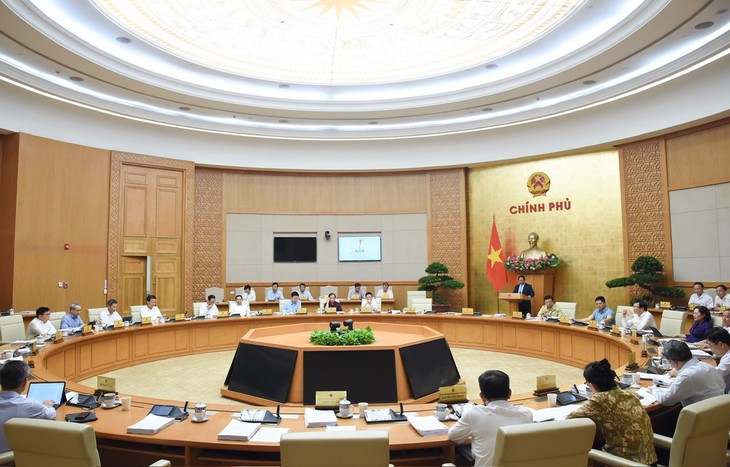PM chairs June meeting on law making - ảnh 1