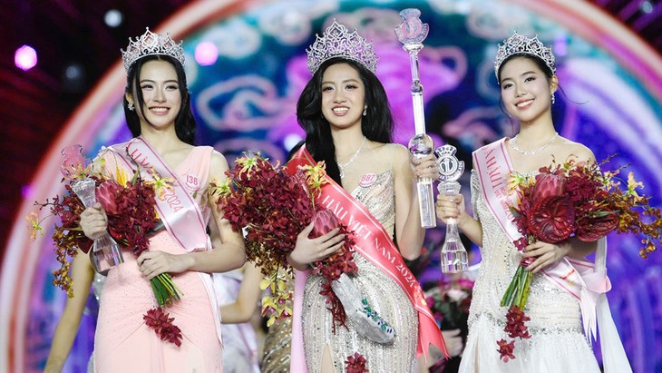 Ha Truc Linh crowned Miss Vietnam  - ảnh 1