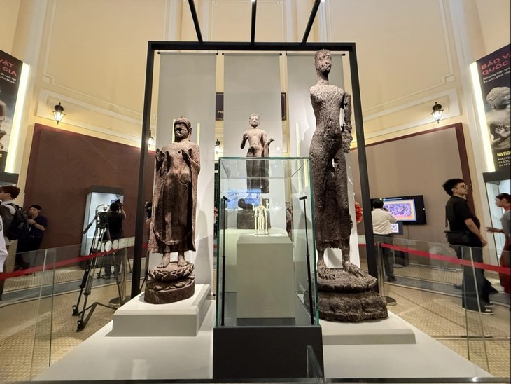 17 national treasures on display for first time in Ho Chi Minh City - ảnh 1