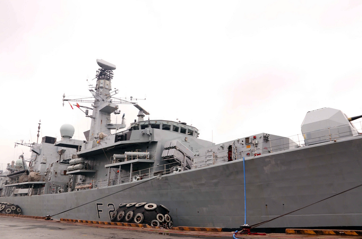 British warship HMS Richmond visits Ho Chi Minh City - ảnh 1