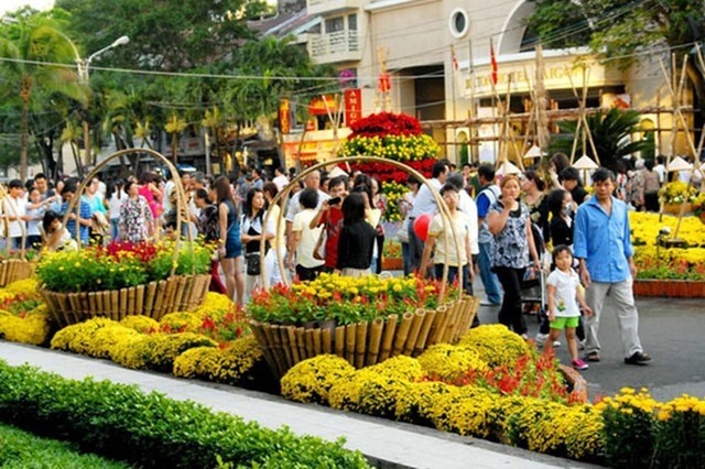 PM requests good services of people for Lunar New Year celebration  - ảnh 1