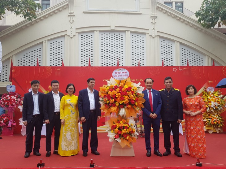 Dong Xuan market developed into major tourist attraction - ảnh 4