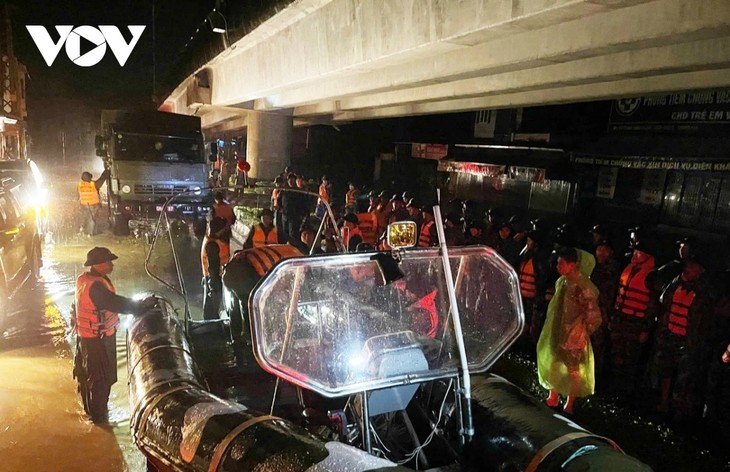 베트남 남중부 및 떠이응우옌 지역, 폭우 사태 지속…위험 고조 - ảnh 3