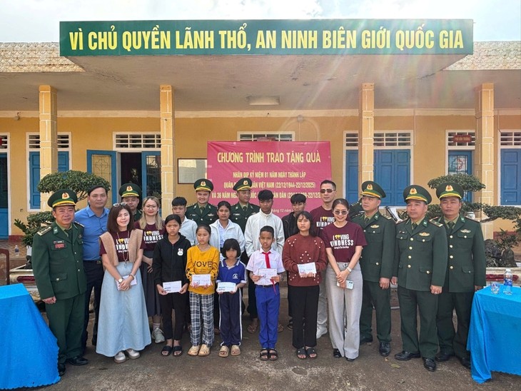 꽝찌성 국경수비대, 국경 지역 주민을 위한 다채로운 활동 전개 - ảnh 1