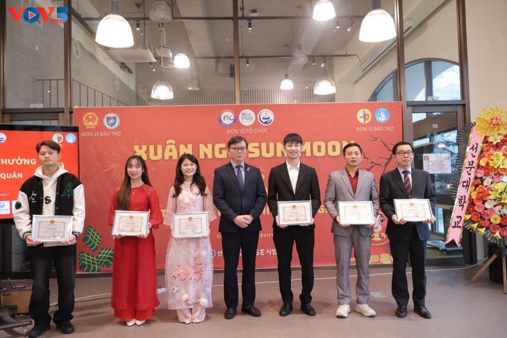 충남 거주 베트남 교민들, 설맞이 및 제14차 베트남 당 대회 축하 행사 개최 - ảnh 5