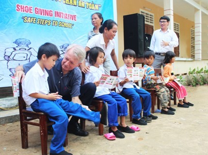 ประชาสัมพันธ์ข้อมุลเกี่ยวกับปัญหากับระเบิดและวัตถุระเบิดหลงเหลือหลังสงครามเวียดนาม - ảnh 1