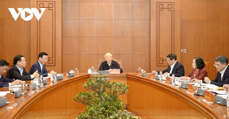 Генсек ЦК КПВ Нгуен Фу Чонг председательствовал на первом заседании Подкомиссии по кадровой работе для 14-го Съезда Компартии - ảnh 1