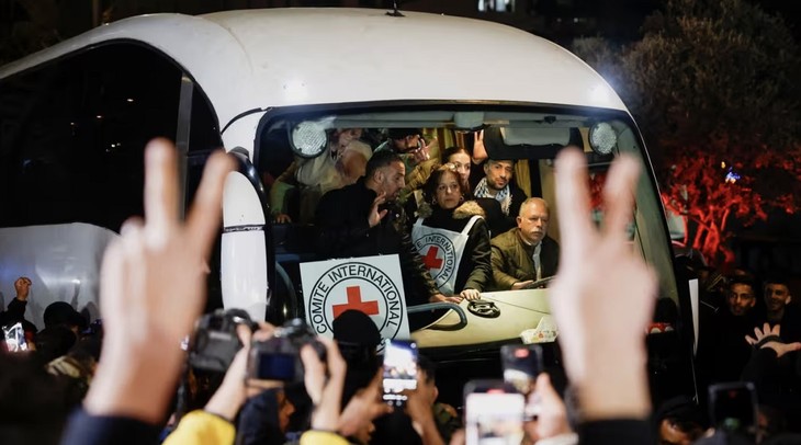 Израиль начал освобождать более 600 палестинских заключенных - ảnh 1