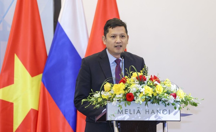 Вьетнамцы за рубежом и международные эксперты ожидают ускорения развития Вьетнама после XIV съезда КПВ - ảnh 1