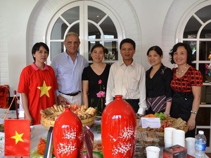 Vietnam participates in Malaysia charity fair - ảnh 1