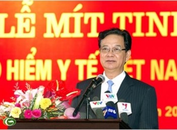 Prime Minister Nguyen Tan Dung holds meeting to mark Vietnam’s Health Insurance  - ảnh 1