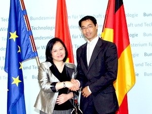 Minister of Economics and Technology of Germany visits Vietnam - ảnh 1