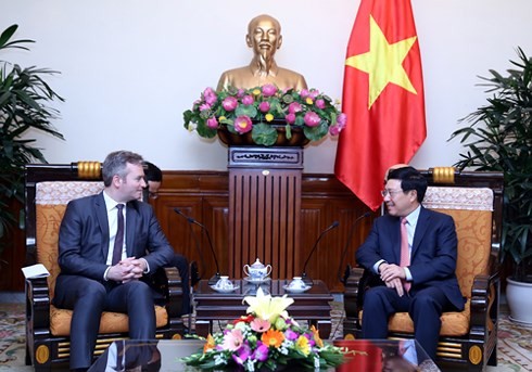 Vietnam promises favorable conditions for French investors - ảnh 1