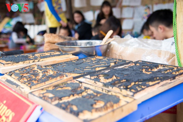 Calligraphy Festival at Hanoi’s Temple of Literature - ảnh 13