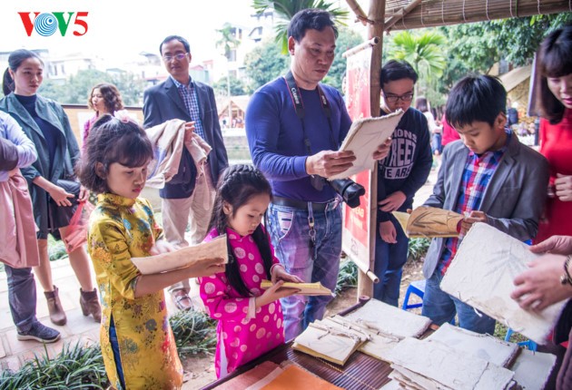 Calligraphy Festival at Hanoi’s Temple of Literature - ảnh 15