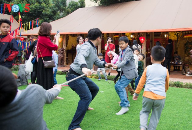 Calligraphy Festival at Hanoi’s Temple of Literature - ảnh 18