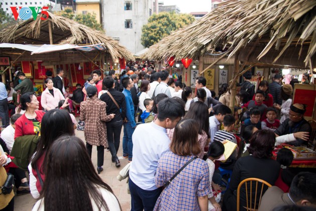 Calligraphy Festival at Hanoi’s Temple of Literature - ảnh 4